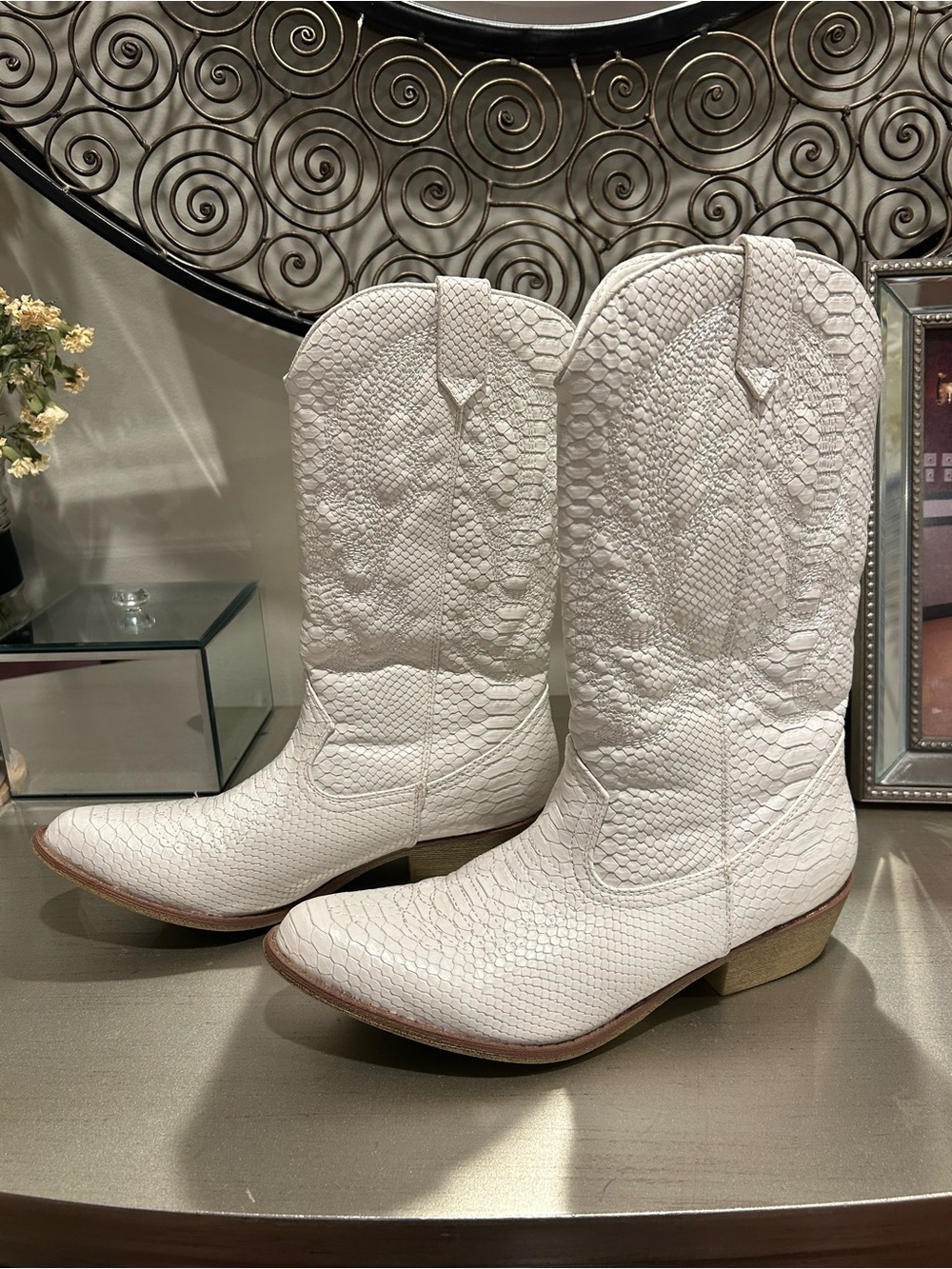 Coconuts by Matisse White Textured Western Lace-Up Boots